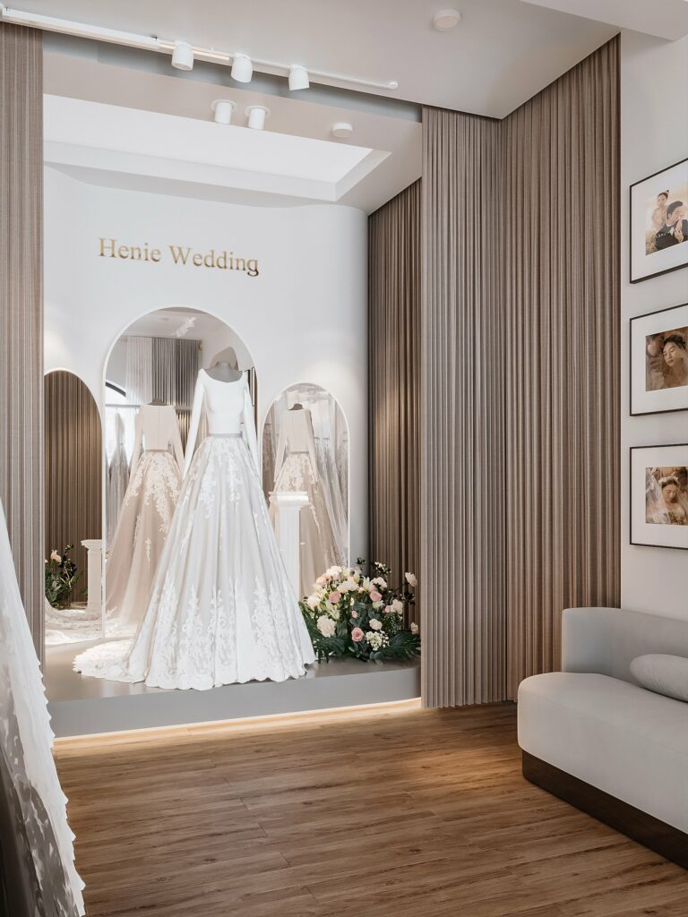 HENIE WEDDING STUDIO